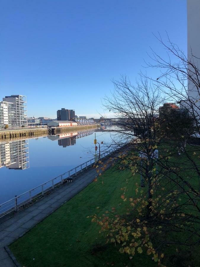 Sec/ Hydro Two Bed Flat With Free Parking And Great View Leilighet Glasgow Eksteriør bilde