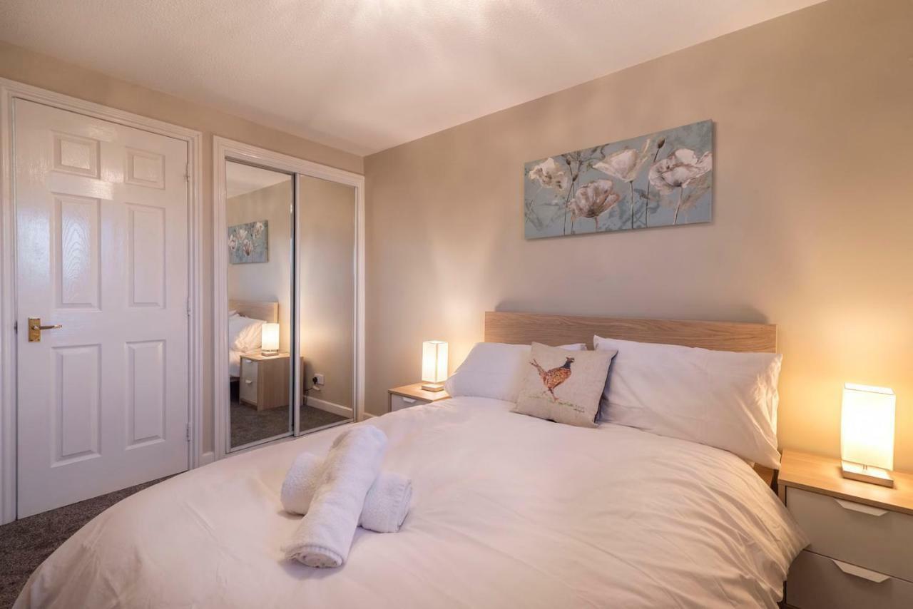 Sec/ Hydro Two Bed Flat With Free Parking And Great View Leilighet Glasgow Eksteriør bilde