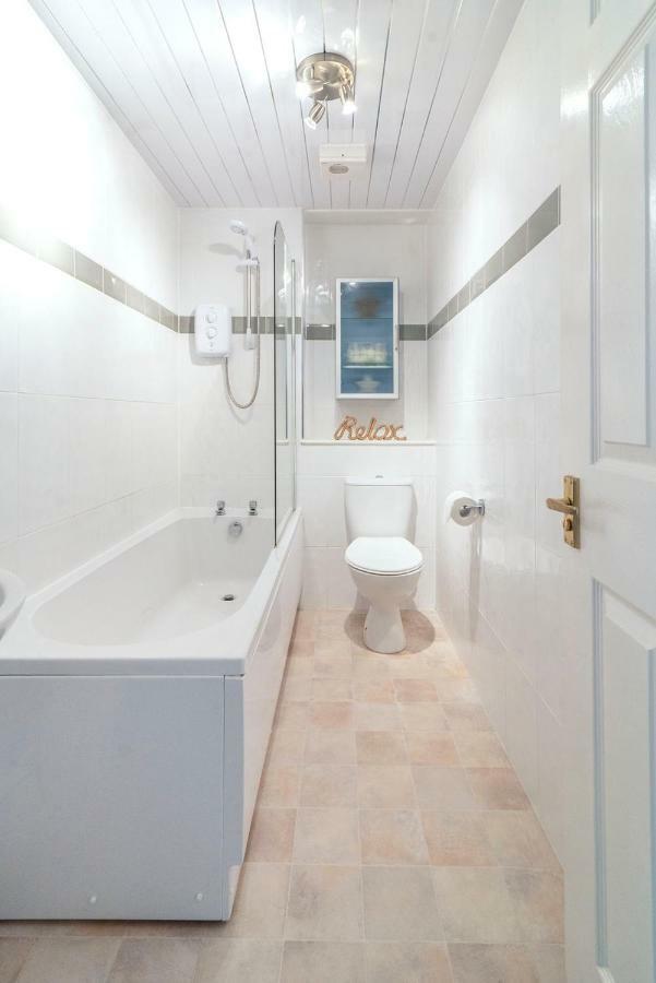 Sec/ Hydro Two Bed Flat With Free Parking And Great View Leilighet Glasgow Eksteriør bilde