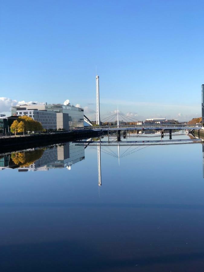 Sec/ Hydro Two Bed Flat With Free Parking And Great View Leilighet Glasgow Eksteriør bilde